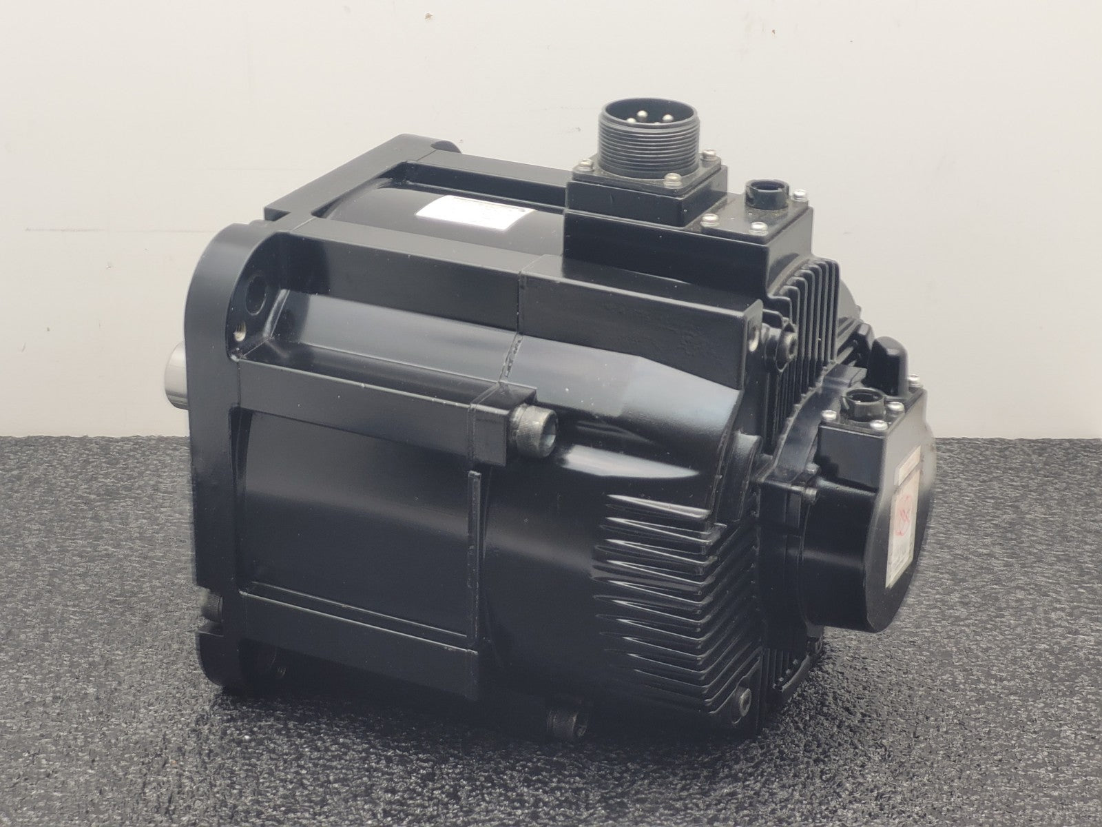 Yaskawa Electric Servo Motor SGMRV-44ANA-YR22 [B]