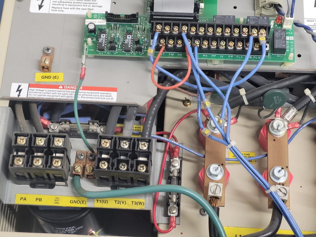 Toshiba H3  Tosvert 130H3 VT130H3U2270 25HP VFD Motor Drive Control 208/230VAC