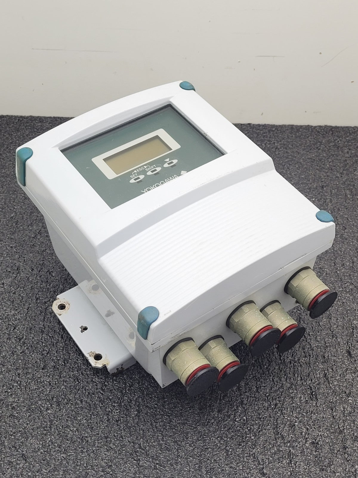 Yokogawa Admag AXFA11G-E2-21/A Magnetic Flowmeter Transmitter Transducer