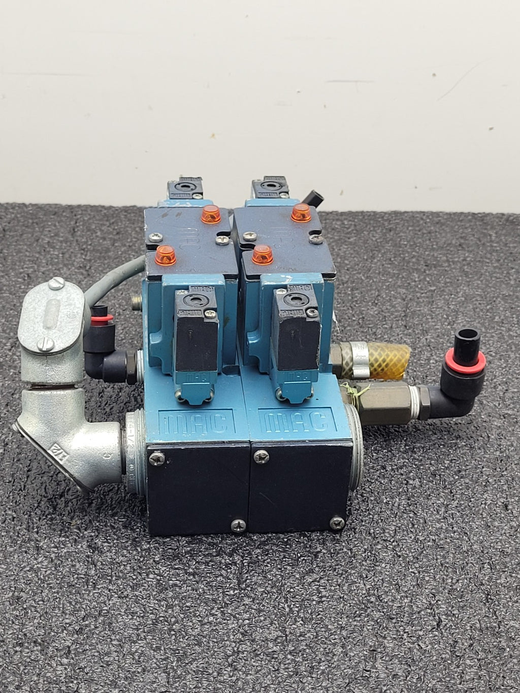 MAC 82A-EC-CKA-TM-DAAP-1DA Pneumatic Solenoid Valve Block TM-DAAJ-1 DA M108