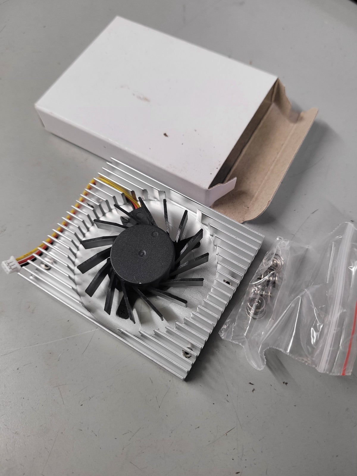 Lot of 65  Lescott Brushless 5VDC Computer Fan with Heatsink 3 Wire LD4010MB1