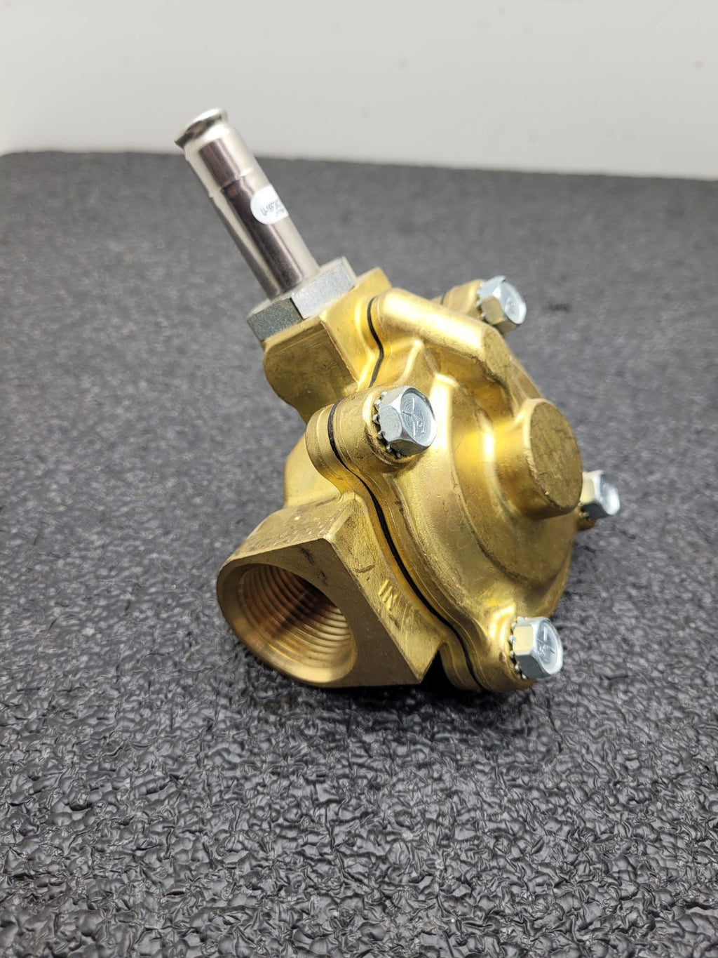 Parker U-16F24C2164A3F Gold Ring 2-Way Piloted Diaphragm Solenoid New