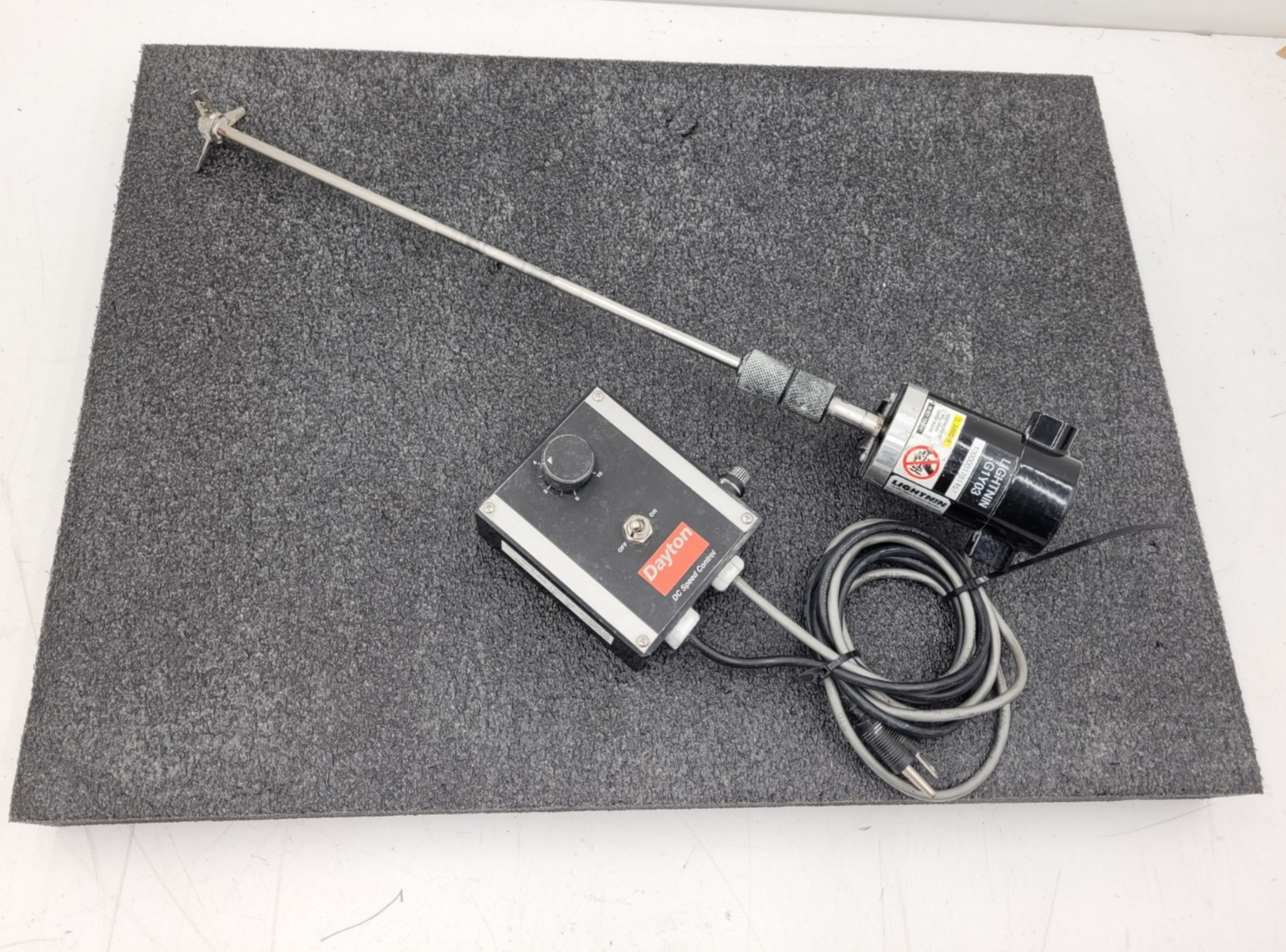 Dayton DC Speed Control + Lightnin Mixer Model G1Y03 24A2BEPM 2500RPM Stirrer