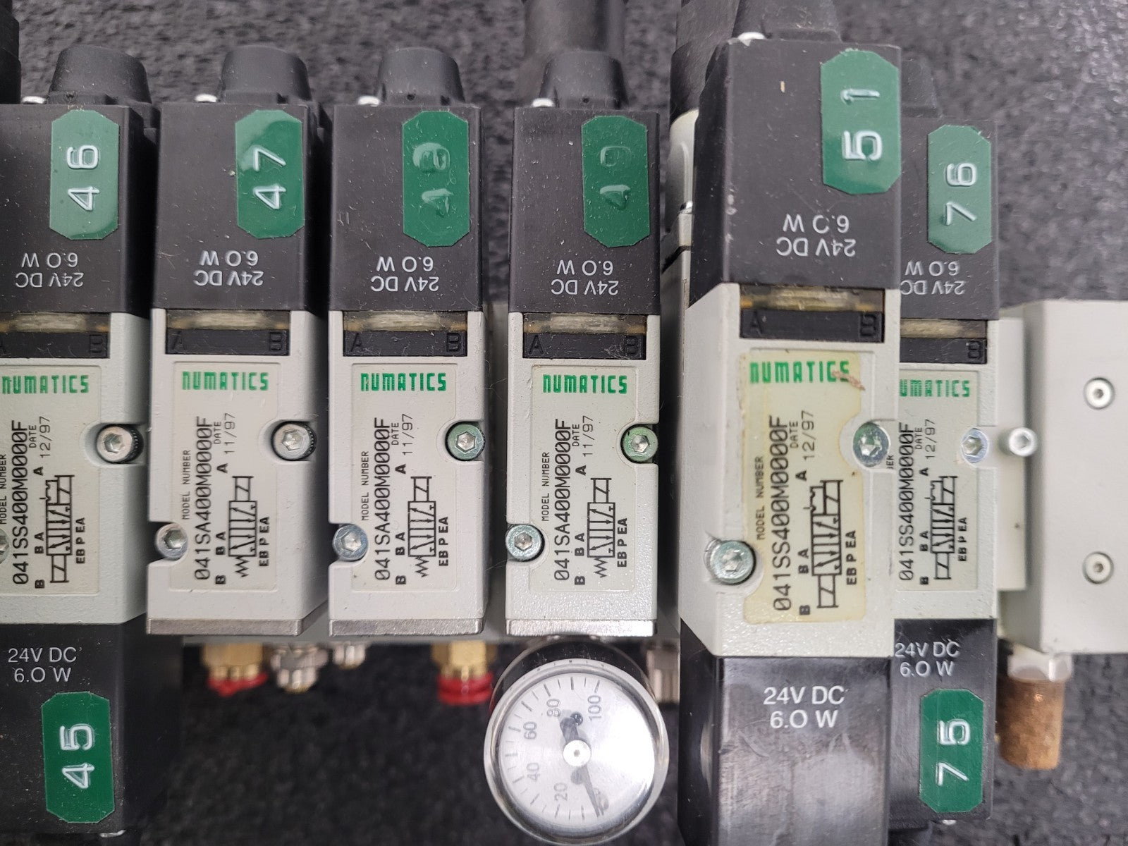 Numatics 9x Valve Solenoid 041SA400M0000F 3x Regulated Pneumatic Manifold N6