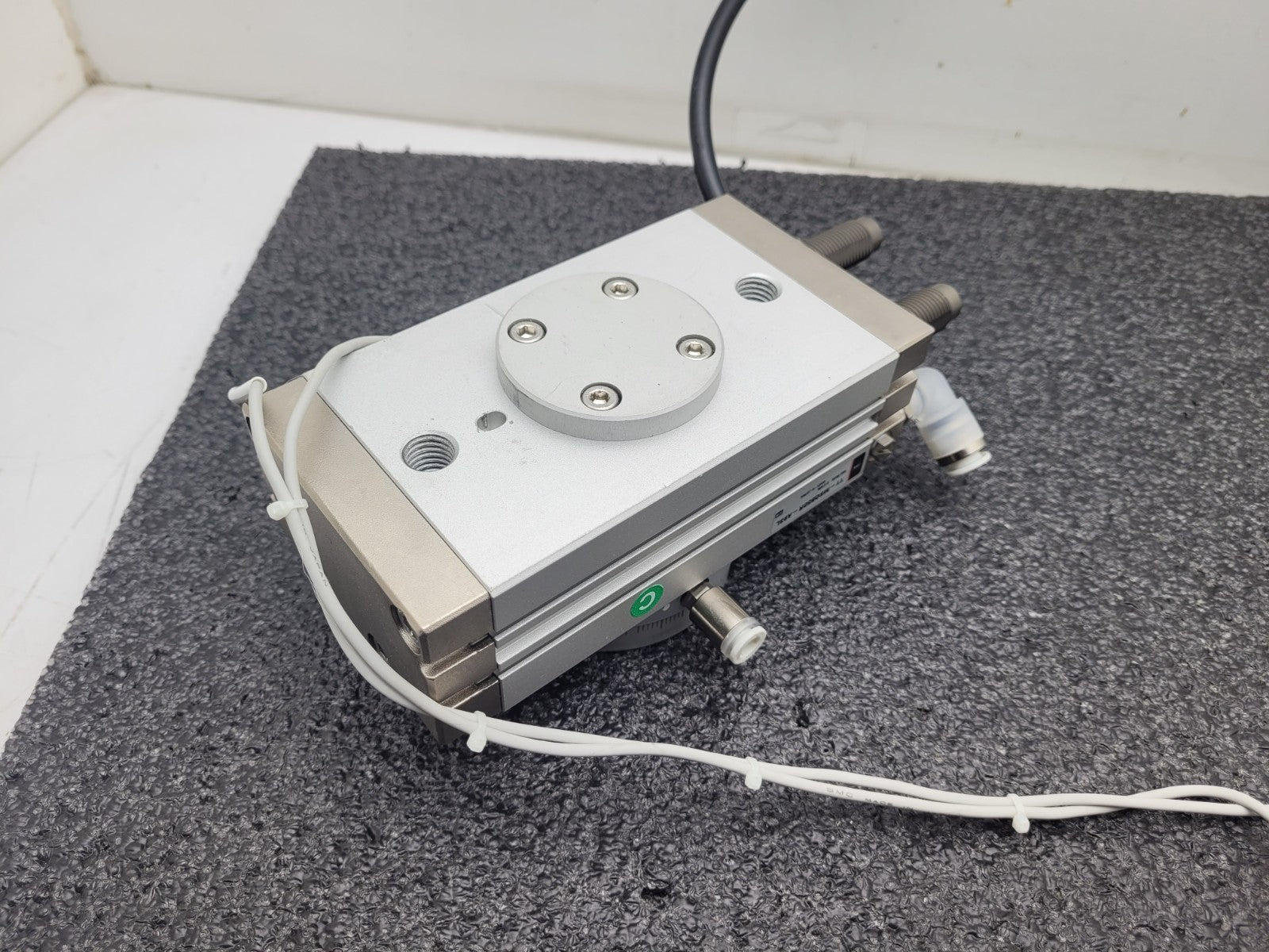 SMC 11-MSQB50R Pneumatic Rotary Actuator Table w/ 2x D-A93 Autoswitches Sensors