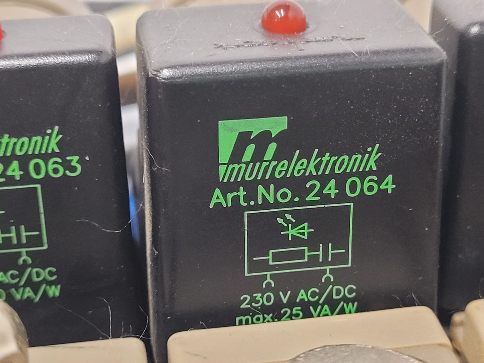 Burkert 413-G-1/4-B-PL-1/4 Pneumatic Solenoid 7 Valve Manifold 120VAC Unit A