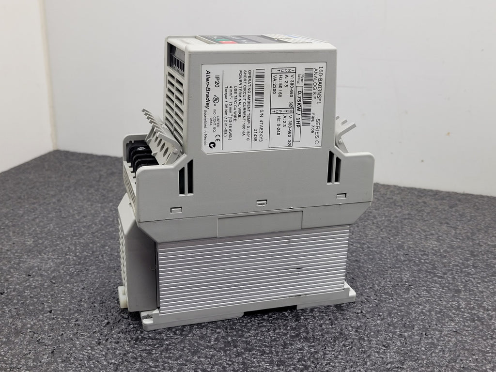 ALLEN BRADLEY 160-BA03NSF1 Variable Speed Drive 1HP 380/480 VAC 3PH