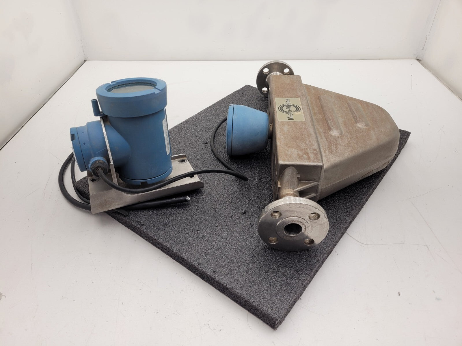 Micro Motion Mass Flow Coriolis Meter Sensor R100S128NQBZEZZZZ 1" +TX Unit