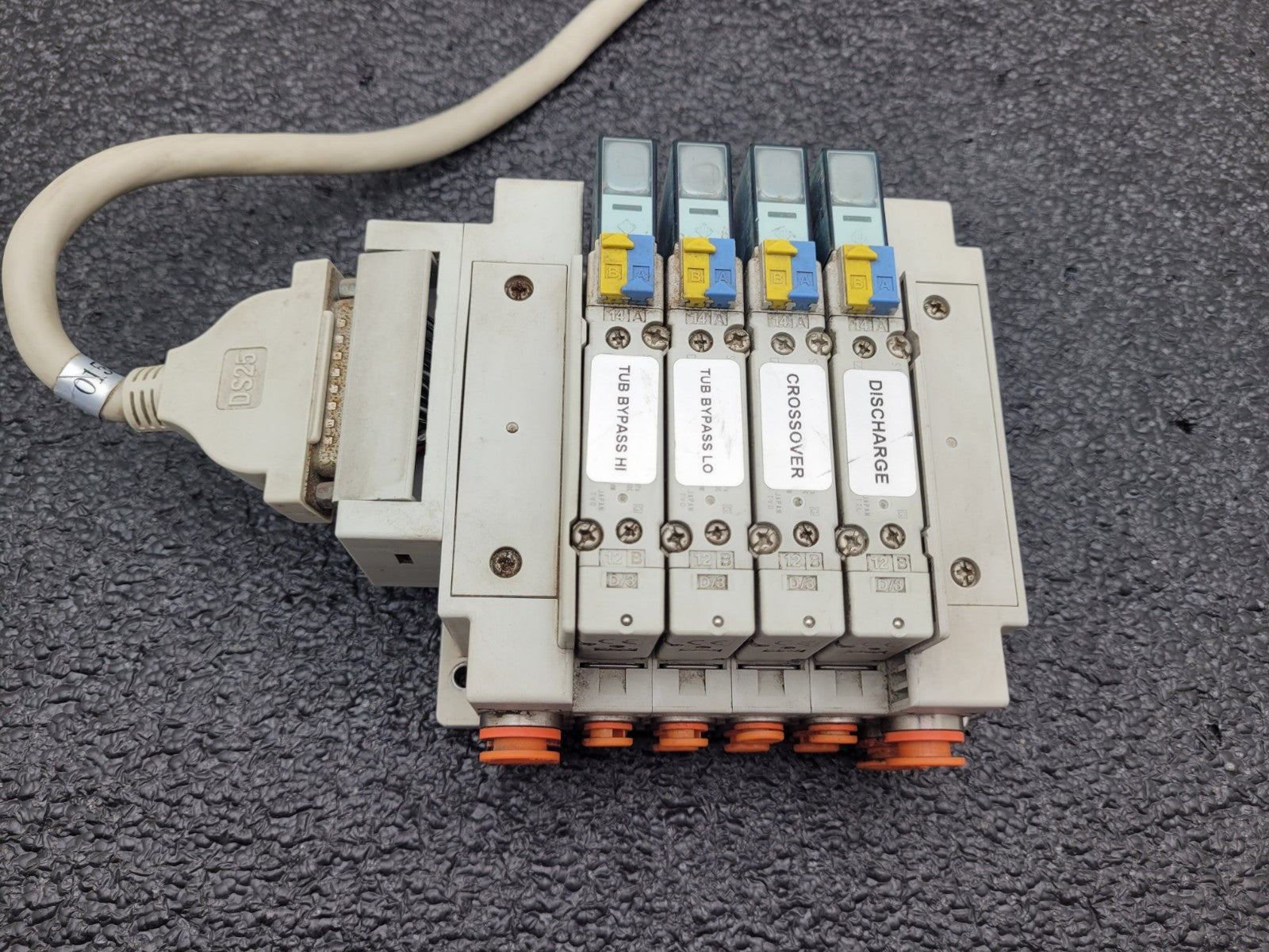 SMC SS5Y5-10F1-04B-N7 Pneumatic Dual Acting 4x Solenoid Valve Block