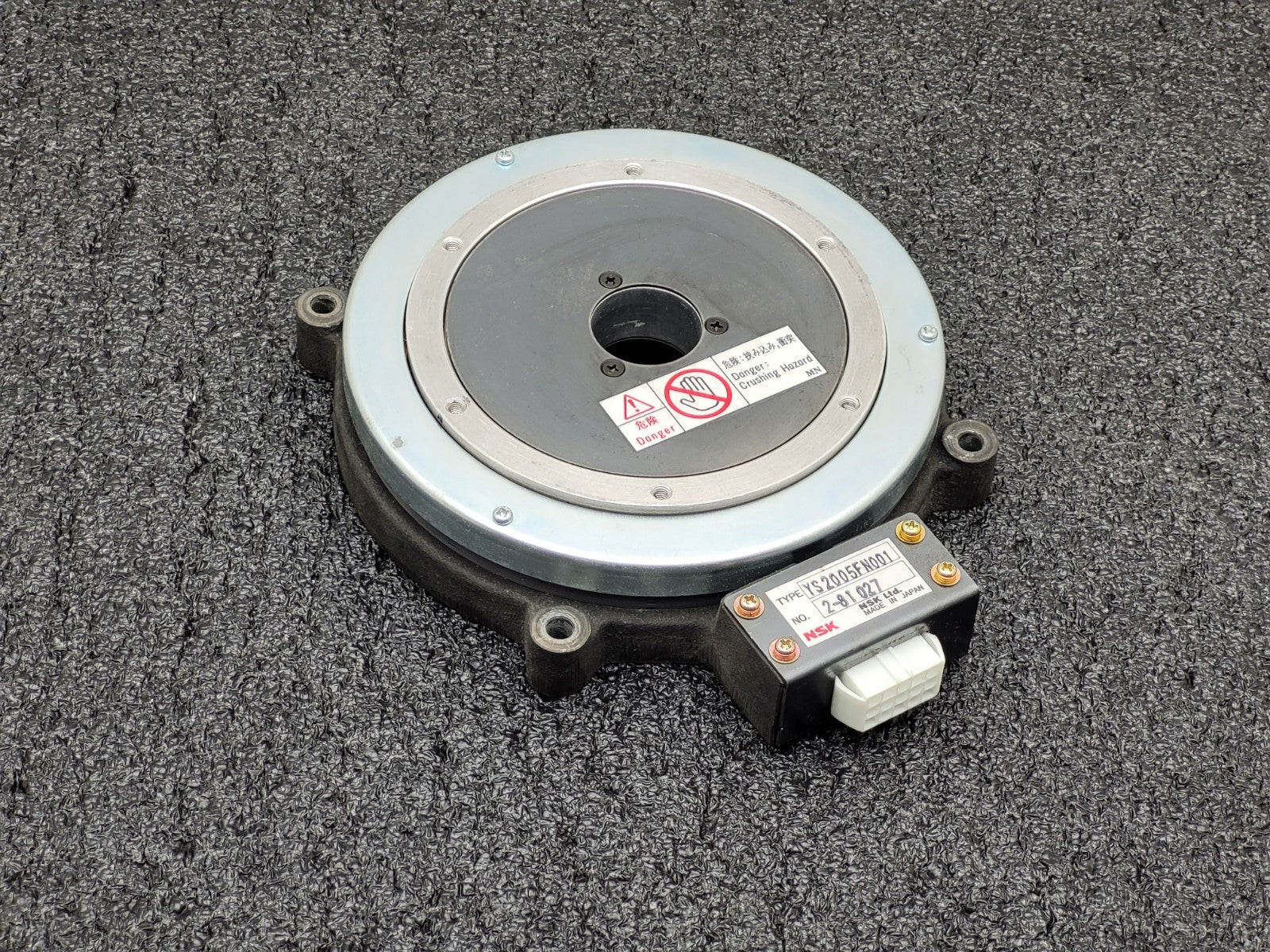 NSK MegaTorque Low Profile Type Servo Motor YS2005FN001  Working Pull