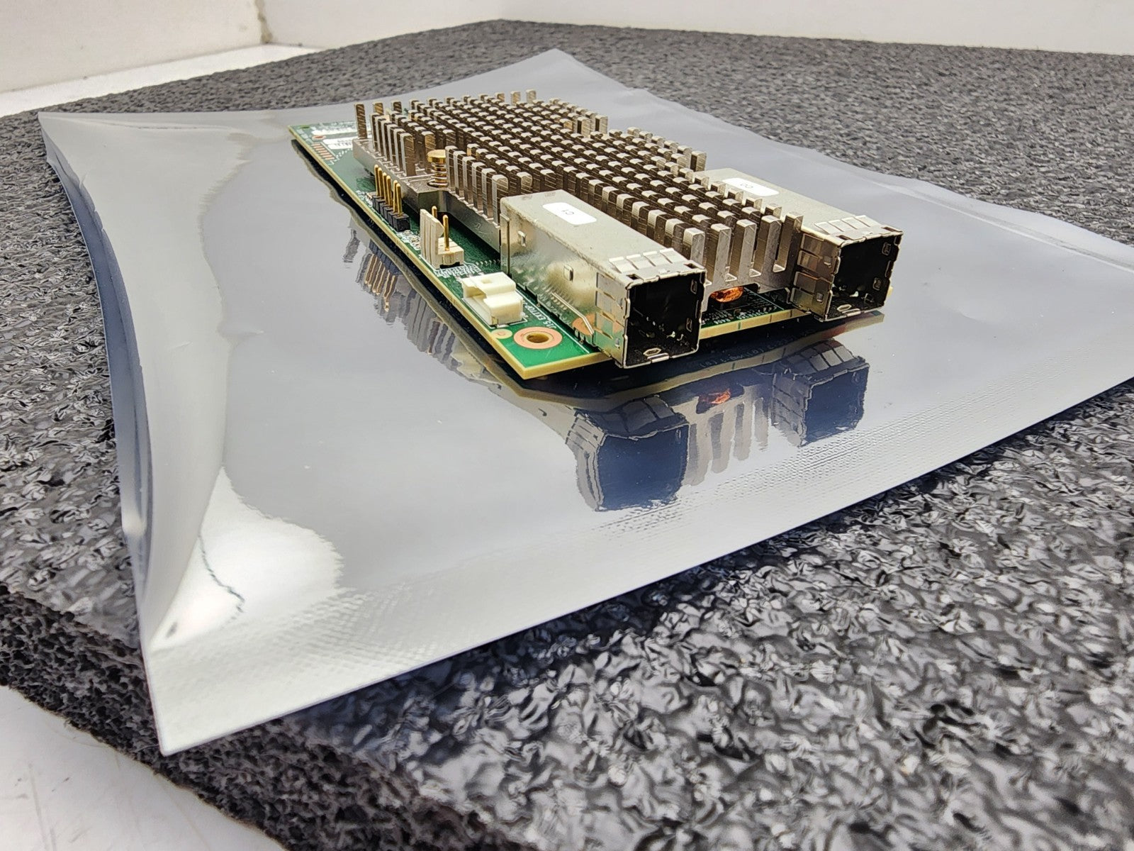 Broadcom MegaRAID SAS9480-8e PRAID EP540e SAS RAID Card 930-8e