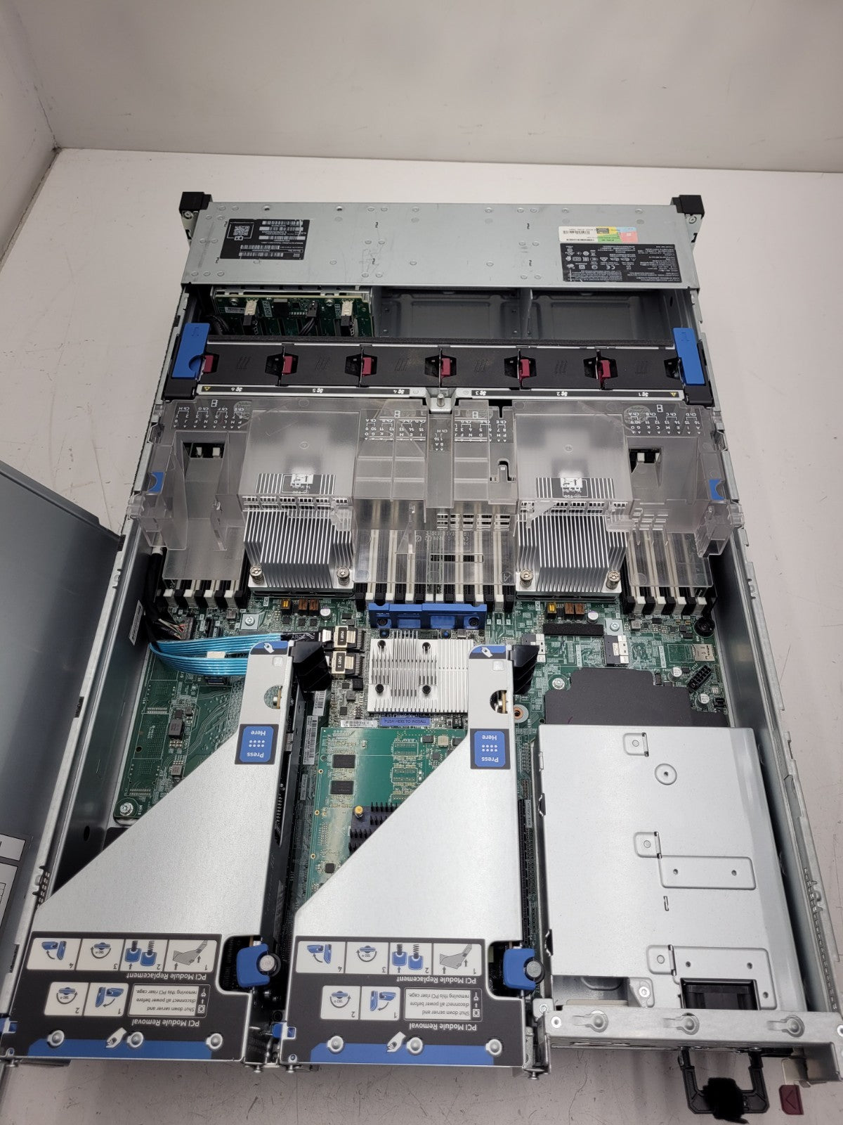 HPE ProLiant DL385 G10 2x AMD EPYC 7251 32GB RAM P408i-a SR 2U Server 8 Bay SFF