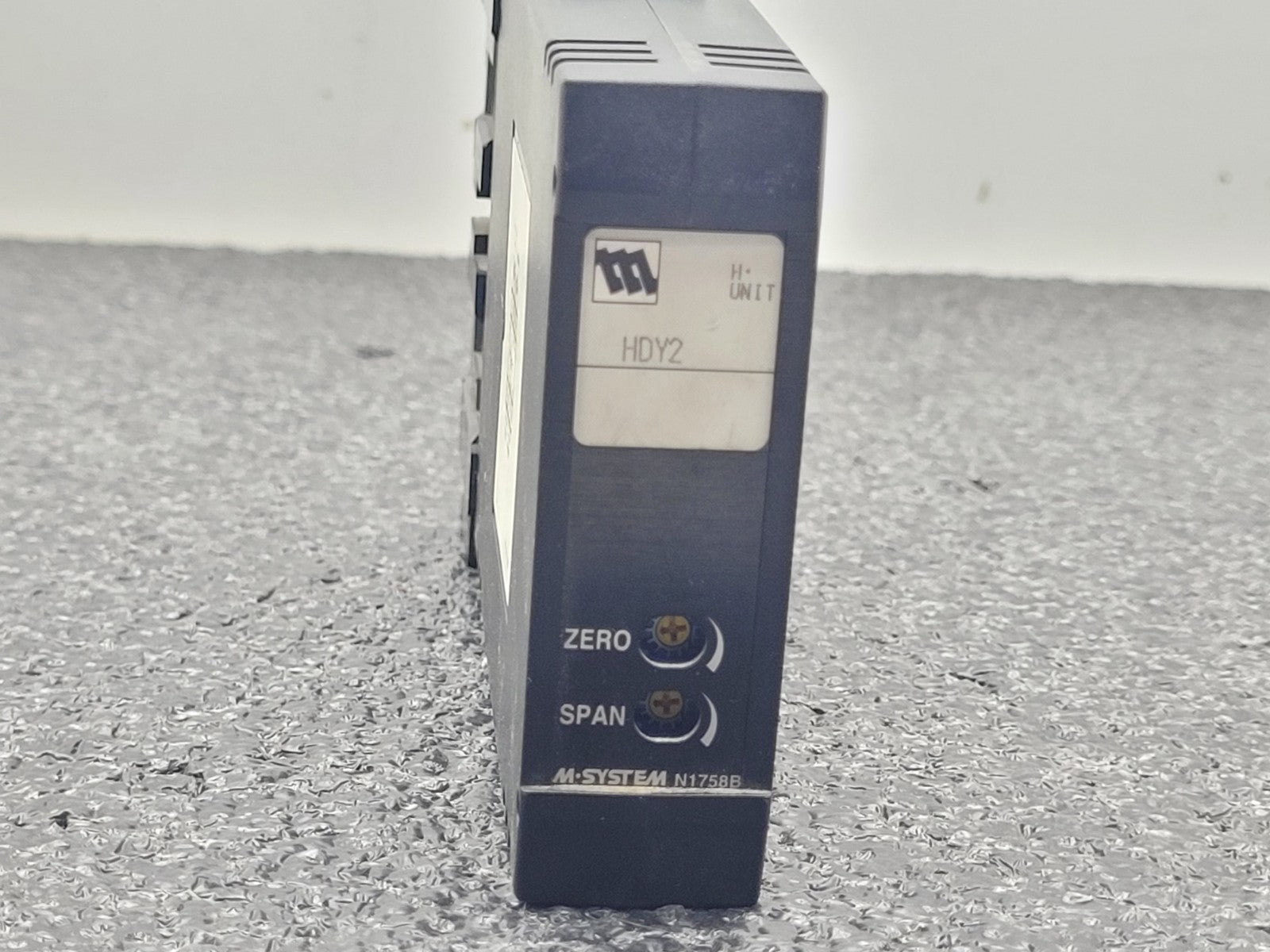 M-SYSTEM HDY2-24A-R  CURRENT LOOP SUPPLY 24V DC DIN Rail Mount HDY2