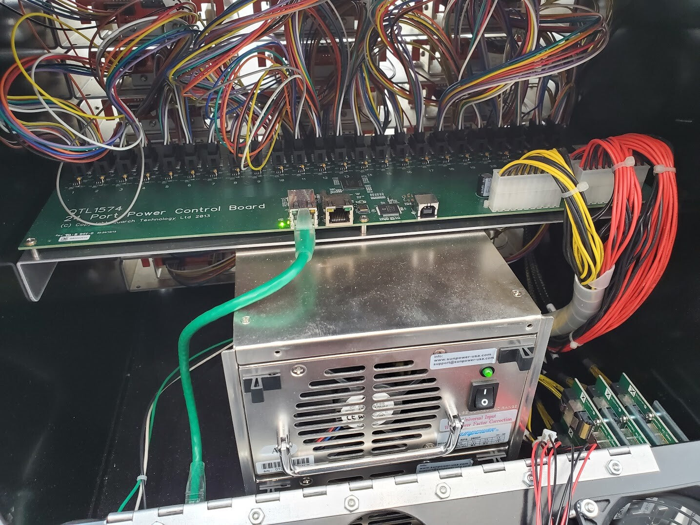 OakGate Serial Cables 24-port 2.5” PCIe/NVMe Hot Swap Test Enclosure 6x mSAS Out