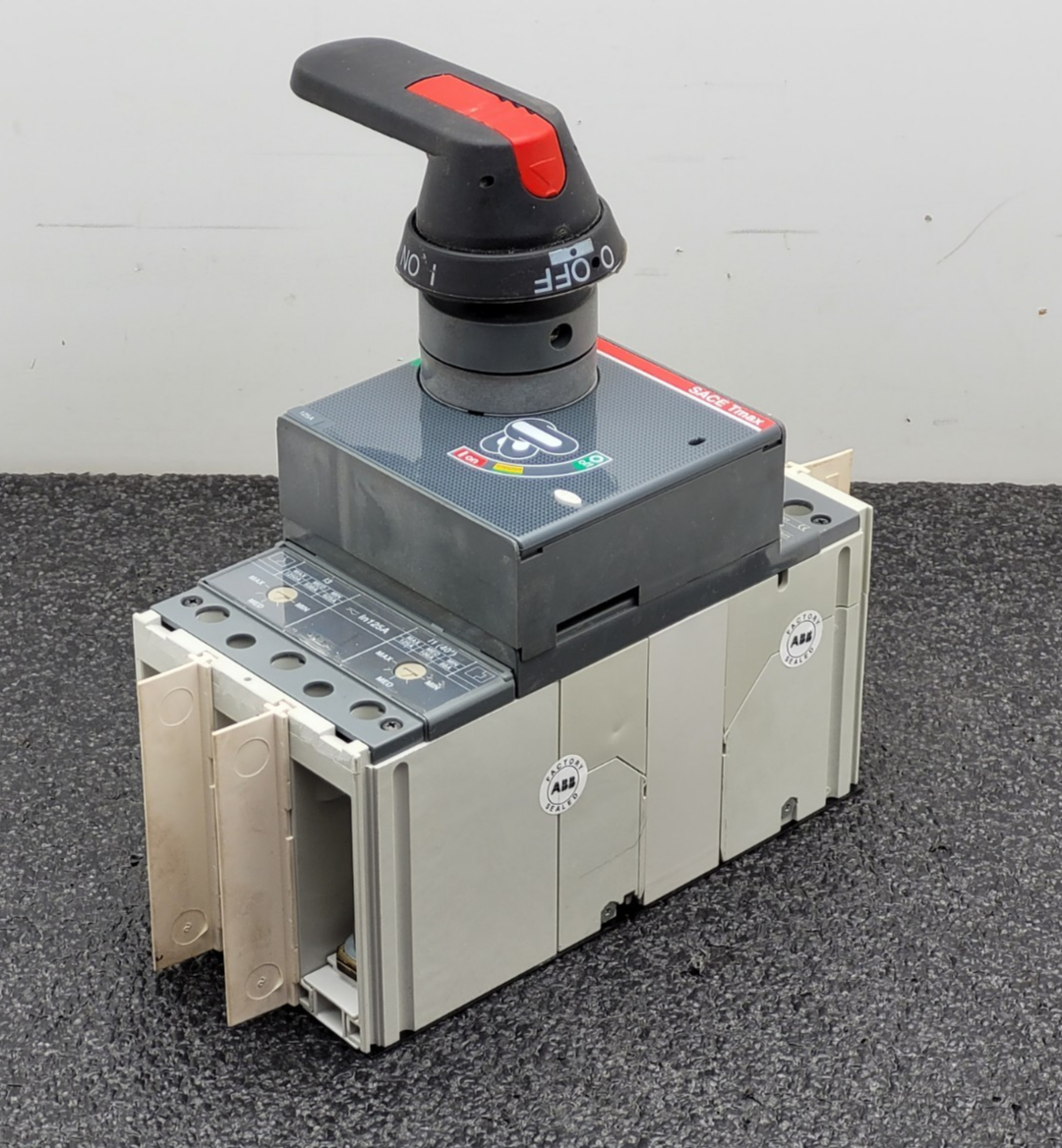 ABB TMAX T4H250 CIRCUIT BREAKER 125A  440VAC 65KA.