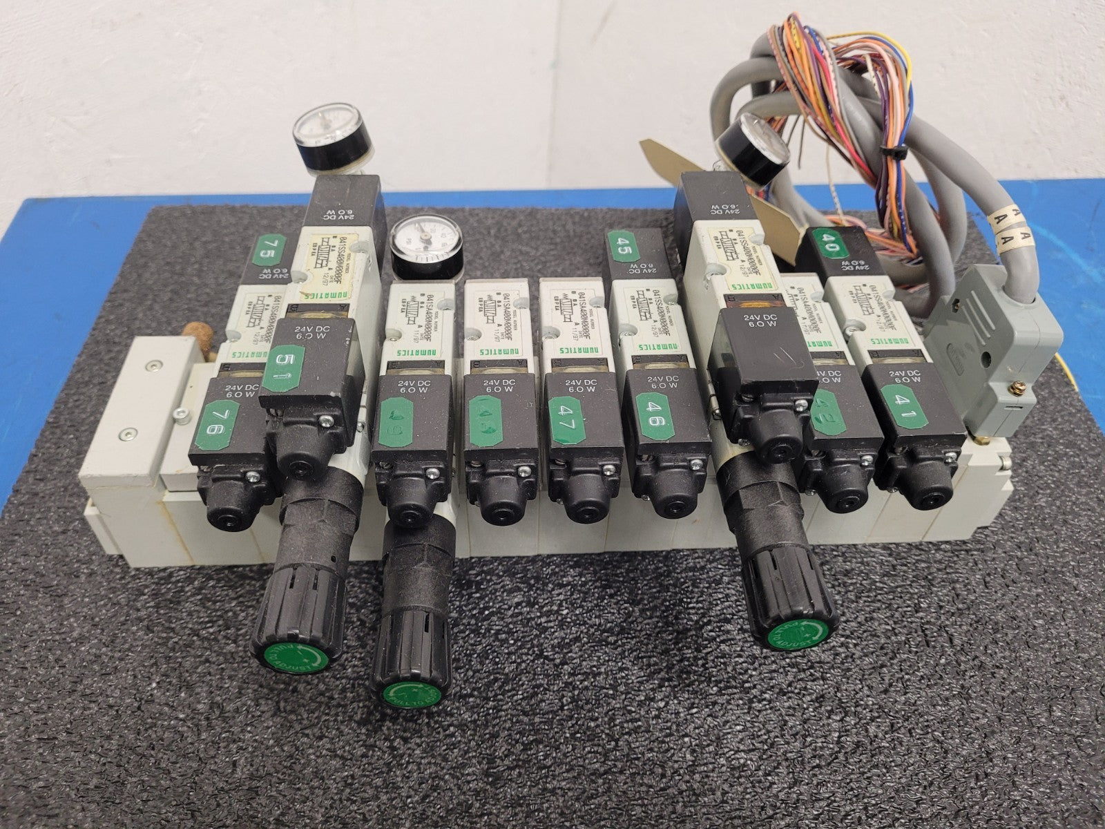 Numatics 9x Valve Solenoid 041SA400M0000F 3x Regulated Pneumatic Manifold N6