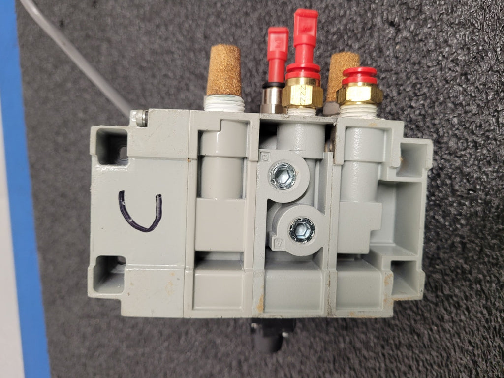 Numatics 5 Valve Solenoid 041SA400M0000F Pneumatic Manifold Set 3 Blocks DB25
