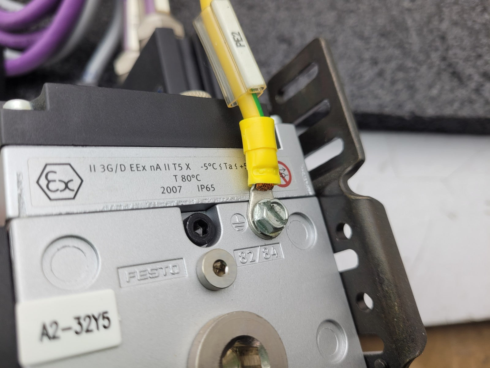 FESTO 8 Valve Pneumatic Solenoid Block CPV10-GE-DI01-8 165809 + CPV10-VI 18200