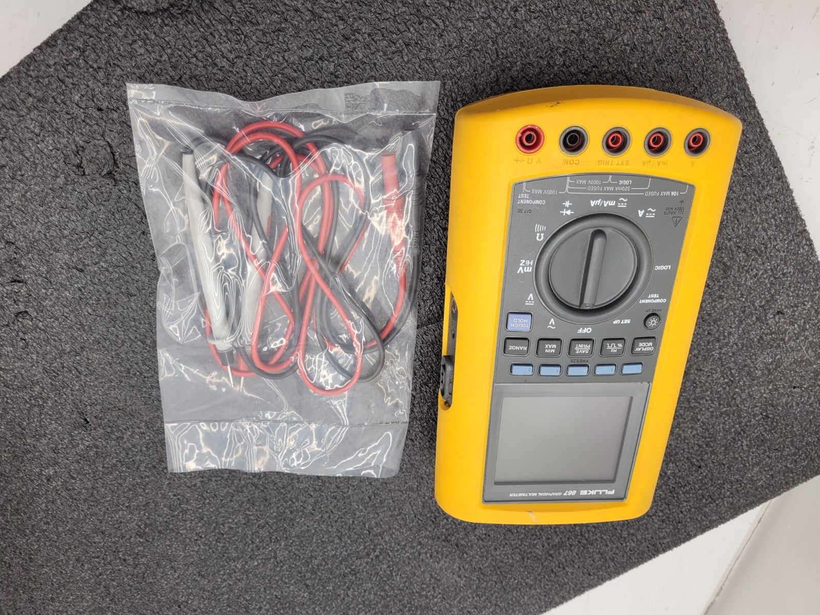 Fluke 867 Graphical Digital Multimeter 860 Series 867