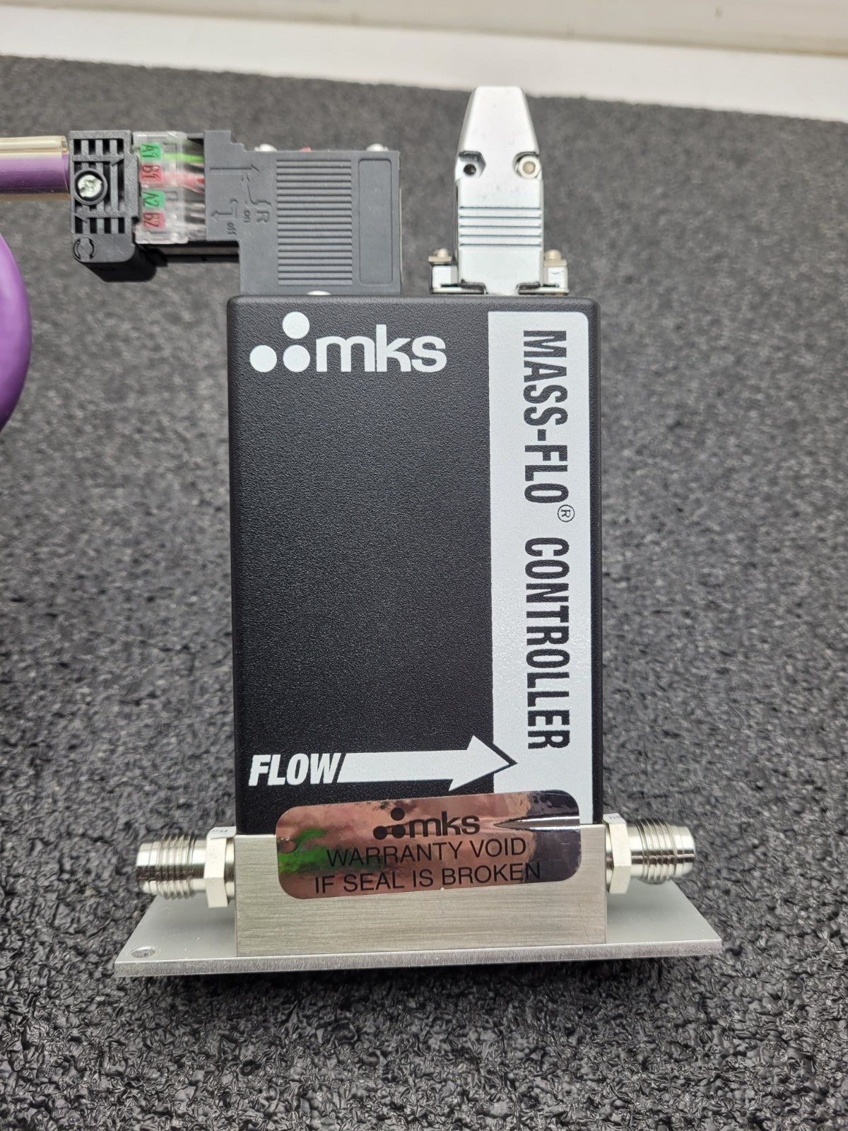 MKS 1179BX13CR14NSPC1 Mass-Flo Mass Flow Controller 1000 SCCM H2 Working Pull