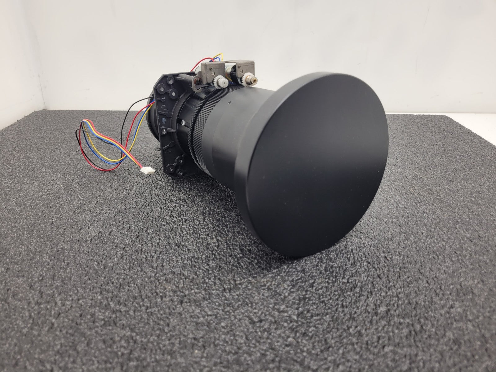 Sanyo LNS-T02 Long Throw High Precision Zoom Projector Lens F2,0-2,8/f=158-221mm