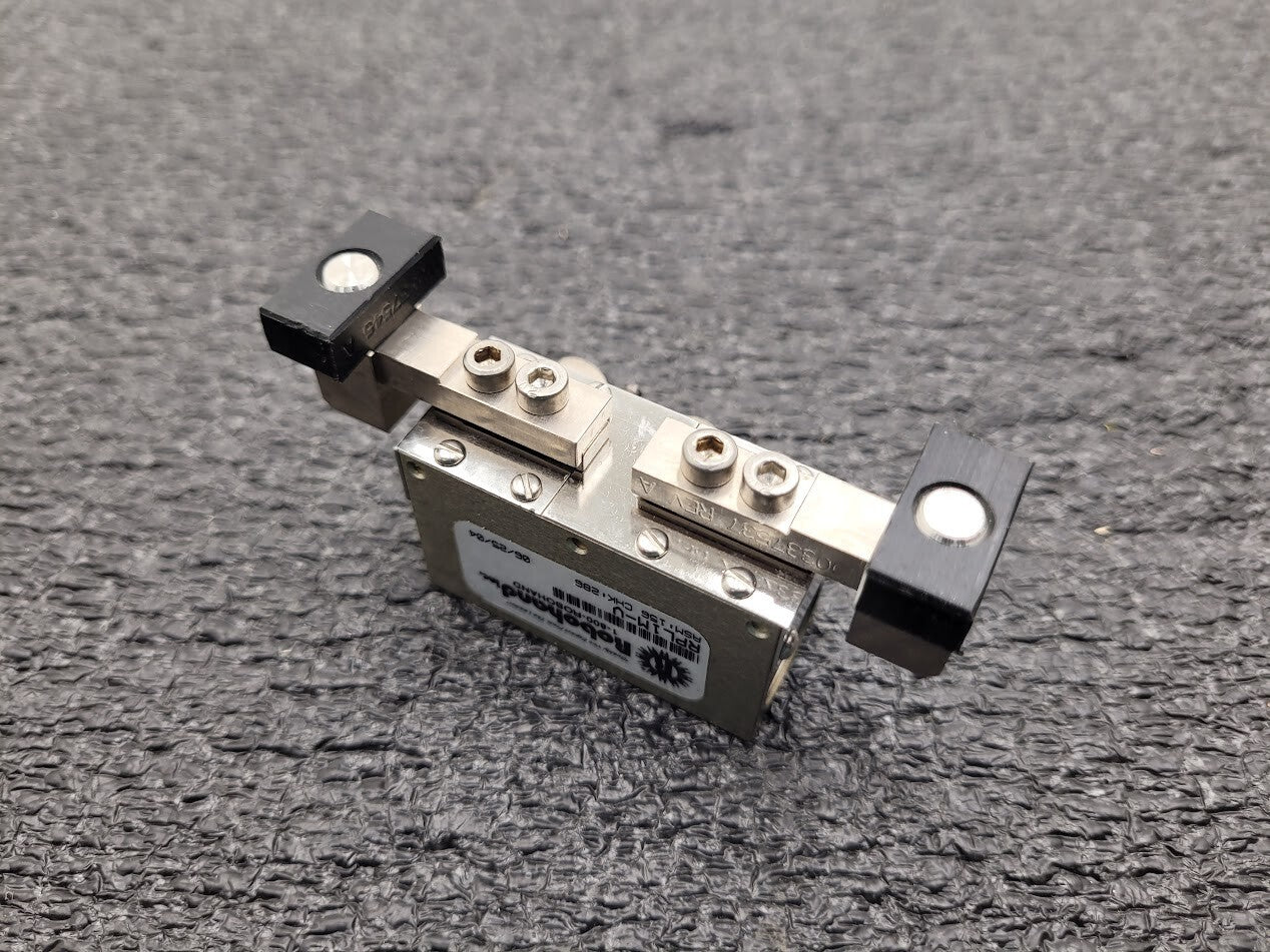Destaco Robohand RPL1M-V 2 Jaw Parallel Pneumatic Gripper 1/4" Stroke