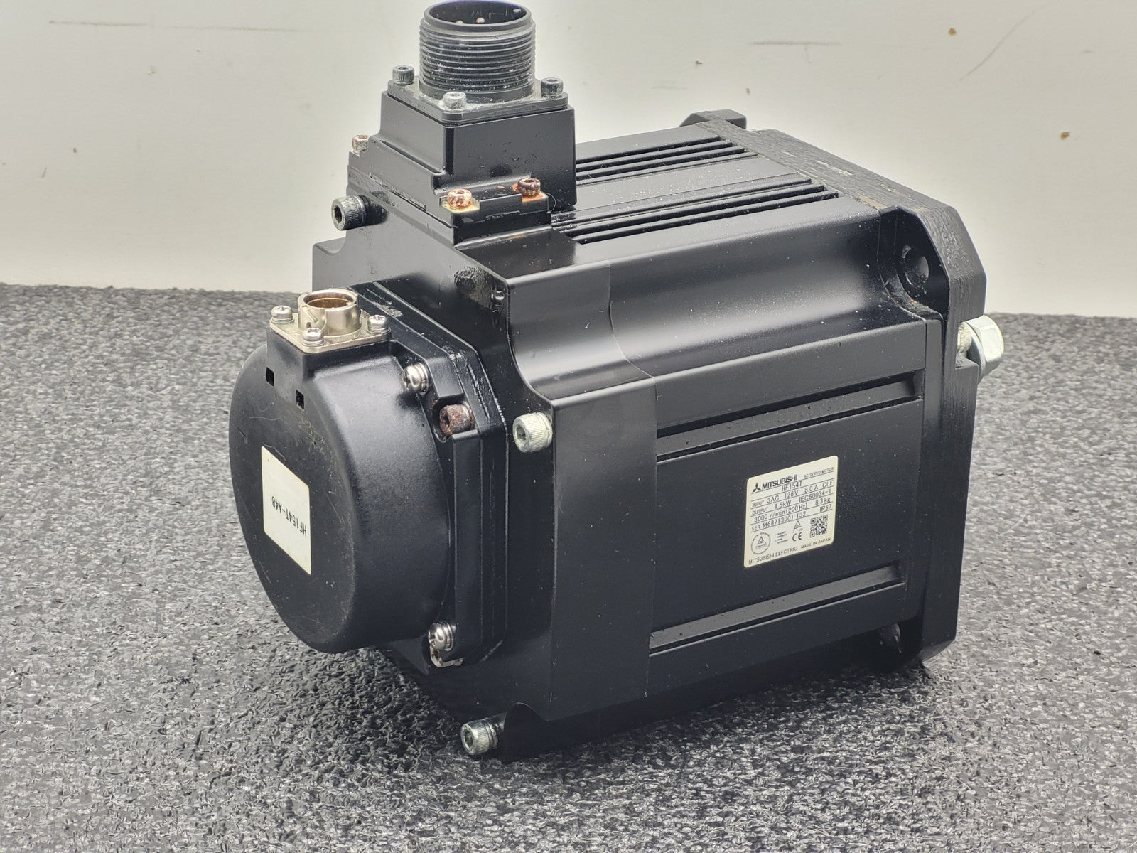MITSUBISHI AC SERVO MOTOR HF154T 1.5kW 3000rpm 3PH 126V 8A