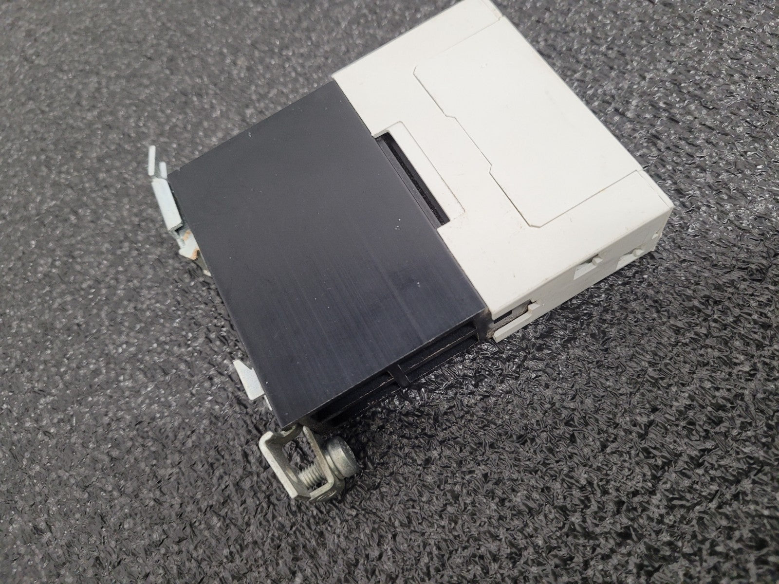JUMO TYA432-100/30.660 Solid State Relay 4-32VDC Control  24-660VAC 30A Ouput