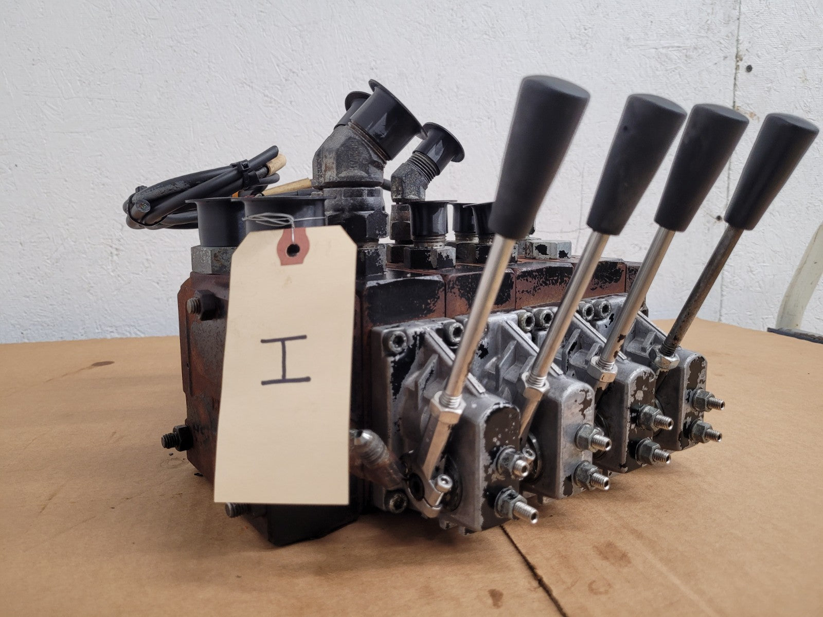 Danfoss PVG32  159-0904 4x Hydraulic Valve Stack w/ Electric Control [ I ]