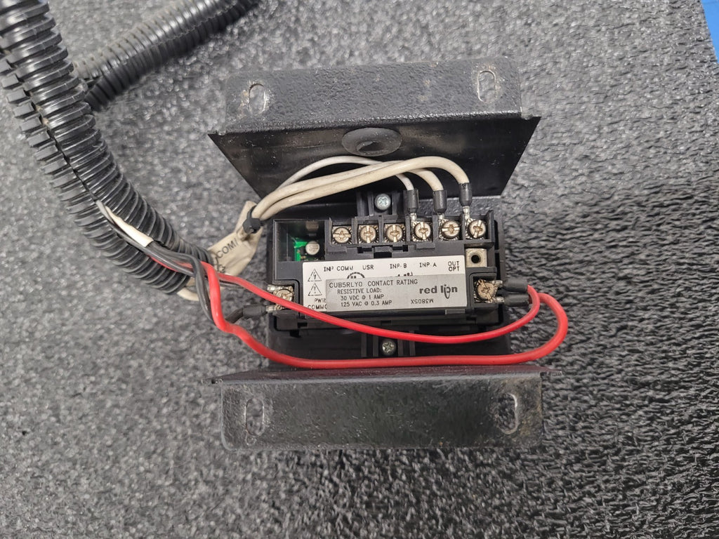 Red Lion CUB5 Timer Counter 9-28VDC With Standoff Mount CUB5RLY0 Single Relay
