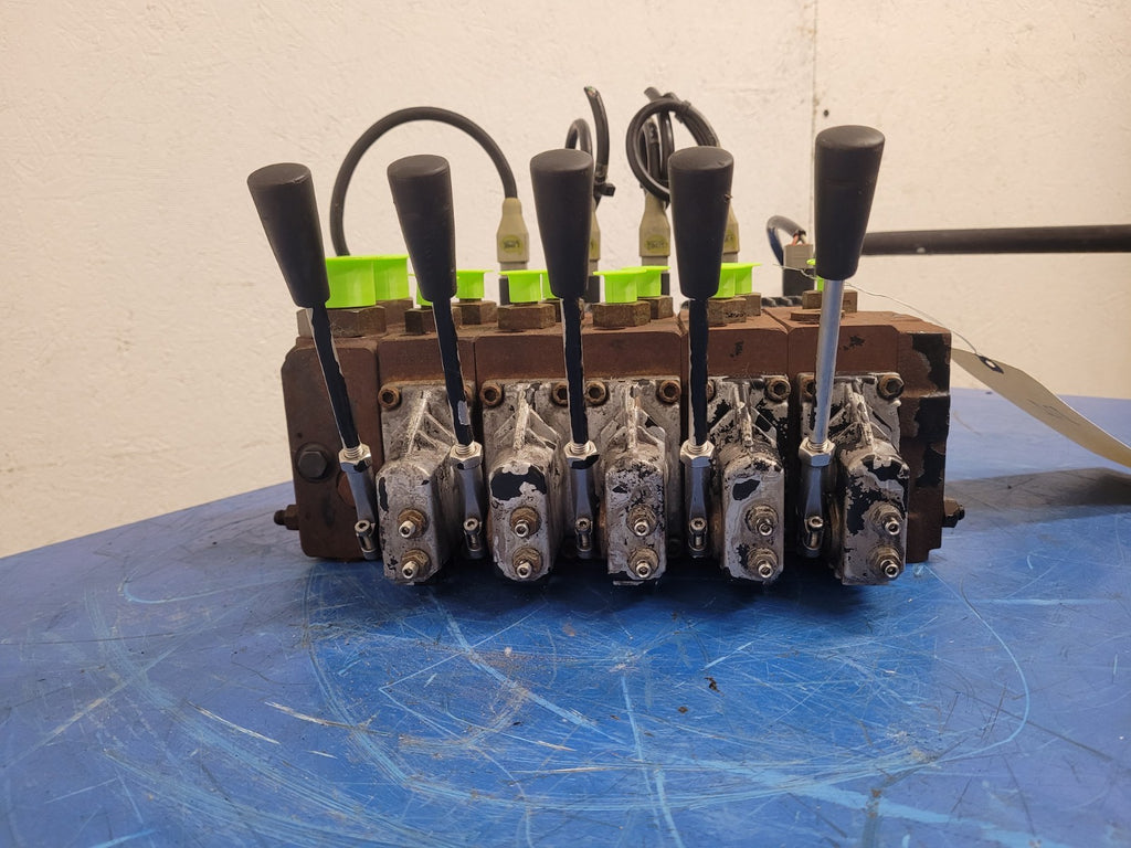 Danfoss PVG32 Hydraulic Valve Stack On/Off Manual / Solenoid 157B4292 D1