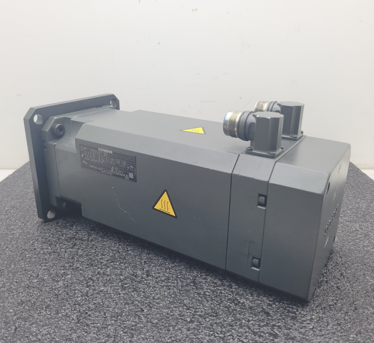 Siemens 1FT6 Servo Motor 1FT6064-1AF71-4EG1 SIMOTICS S 3000RPM Working Pull
