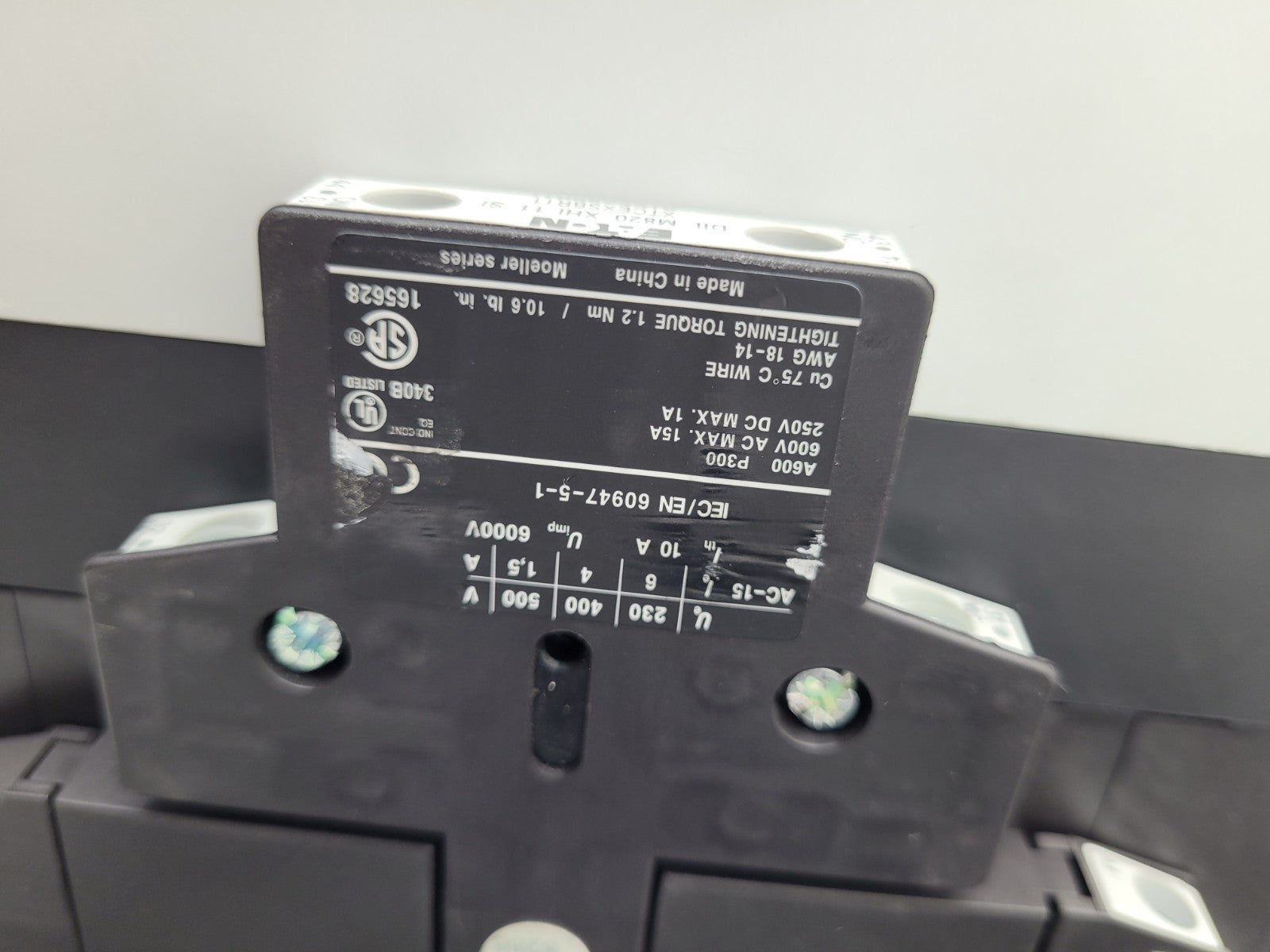 EATON DIL-M400-S XTCS400M Contactor 3PH 200-575V 125HP-400HP 220-240V Coil w/Aux