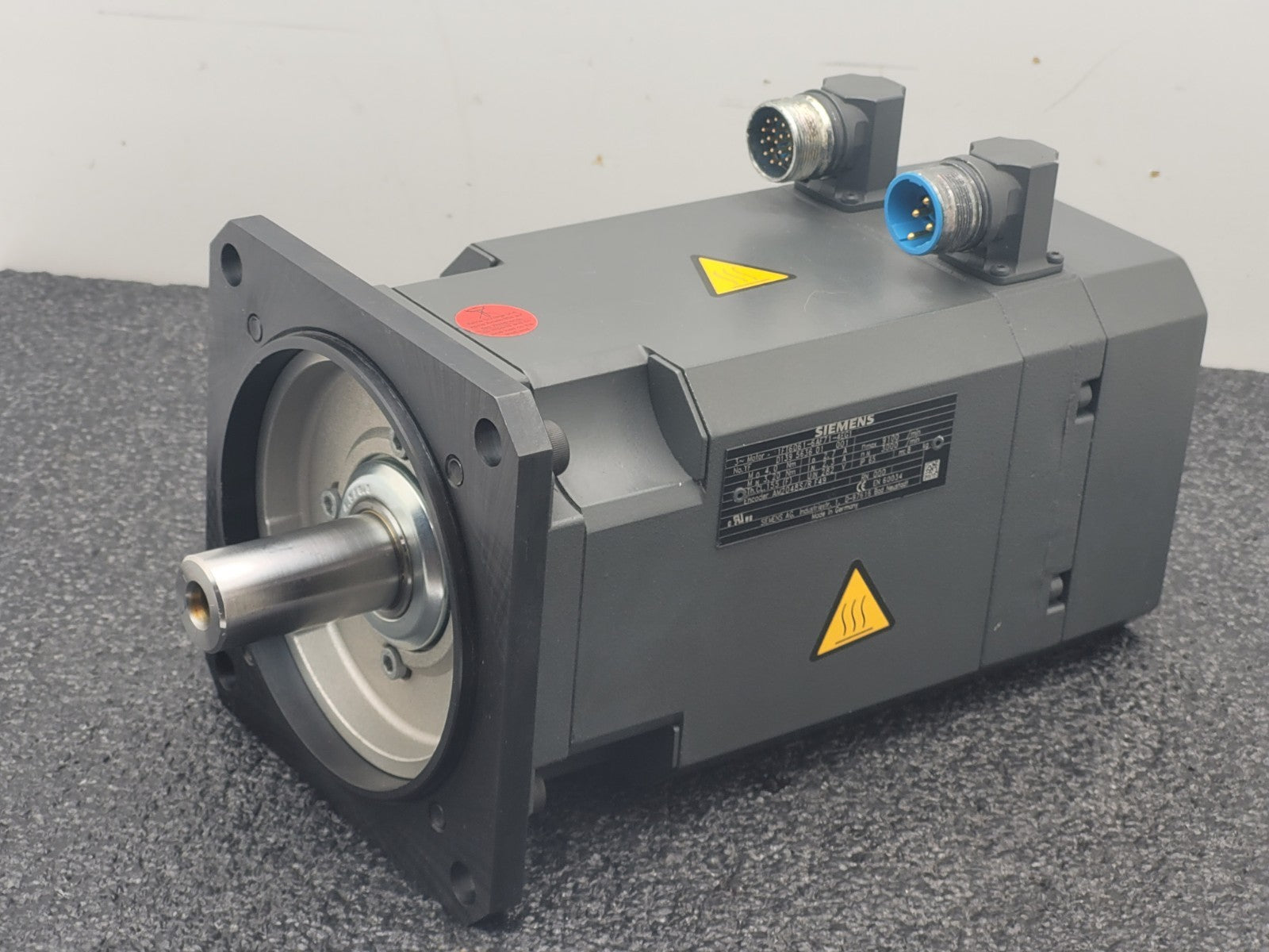 Siemens 1FT6061-6AF71-4EG1 SIMOTICS S Servo Motor 1FT6 3000RPM Working Pull