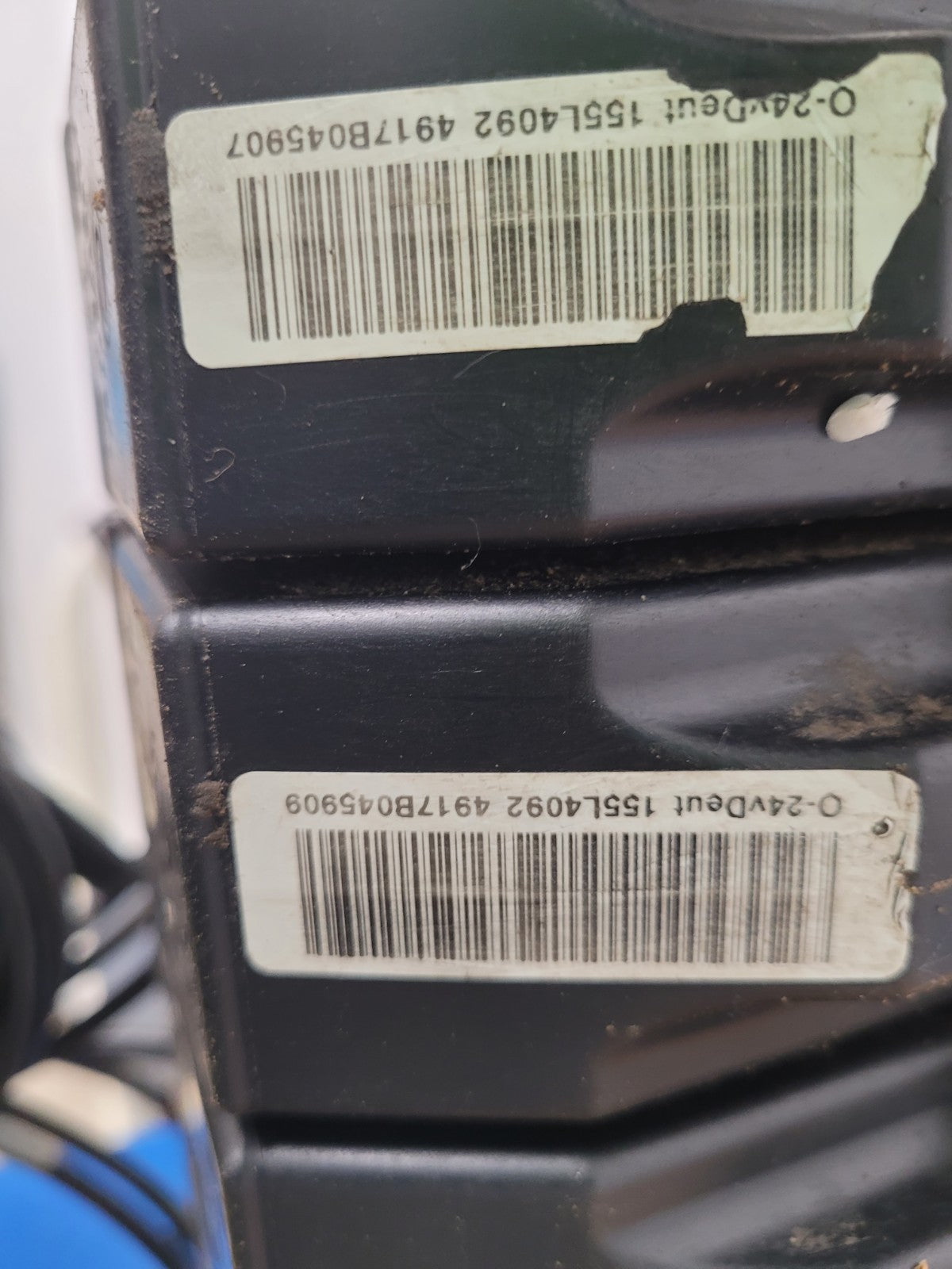 Danfoss PVG32 On/Off Solenoid + Manual Hydraulic 7 Valve Stack 157B4292 D15